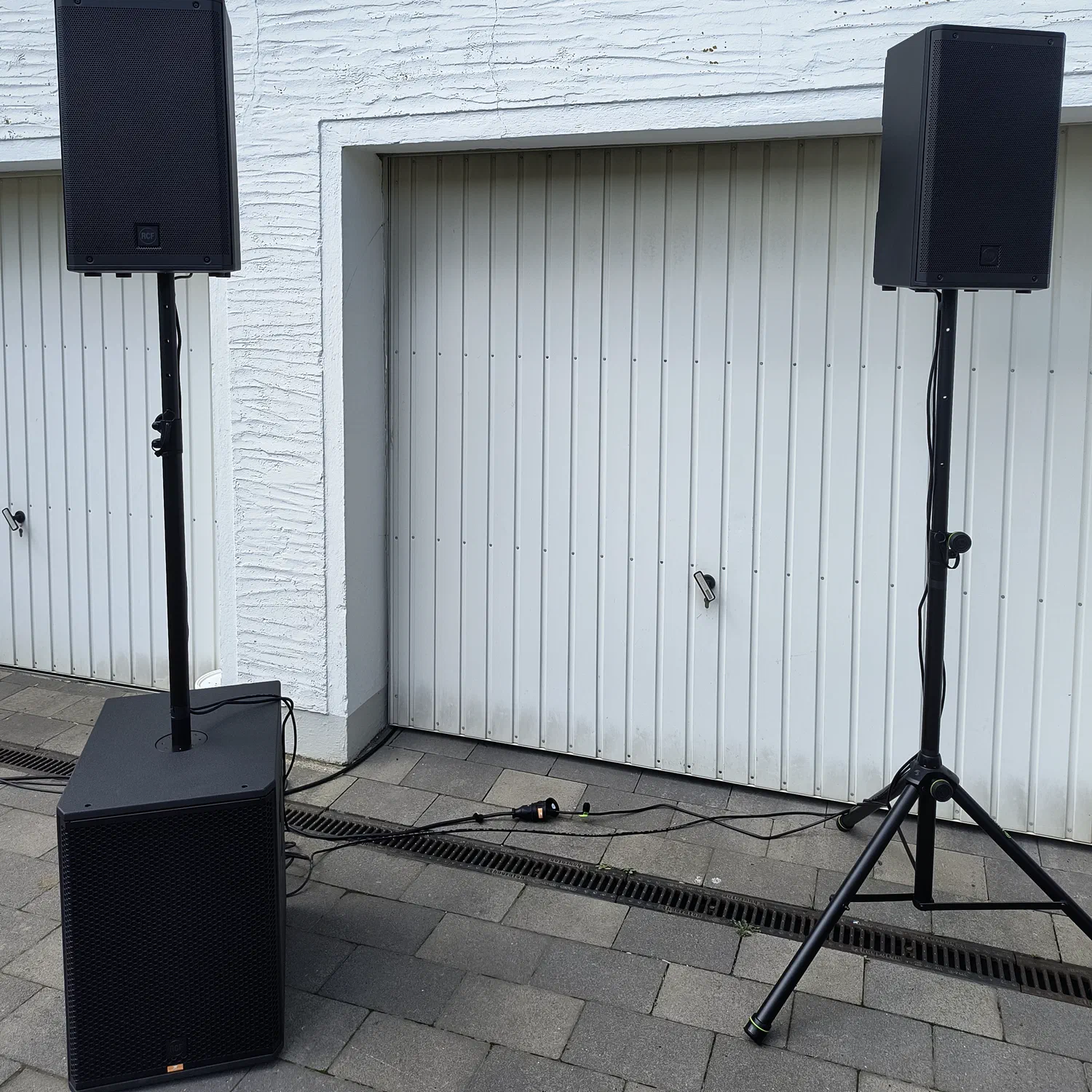 Aufbau RCF Audio-Anlage